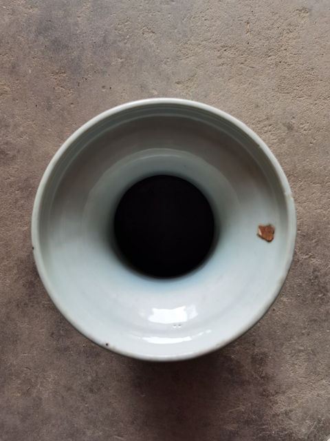 古玩陶瓷清中期豆青青花人物龍耳瓶拍賣,當前價格2888元