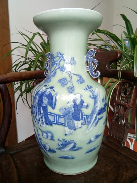 古玩陶瓷人物紋豆青釉青花瓶拍賣，當前價格11000元