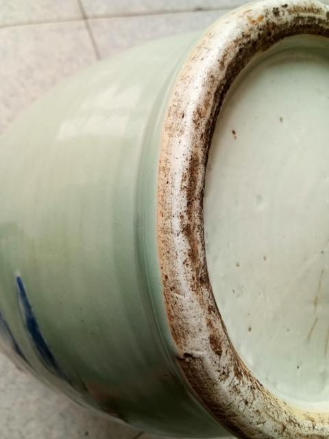 古玩陶瓷人物紋豆青釉青花瓶拍賣，當前價格11000元