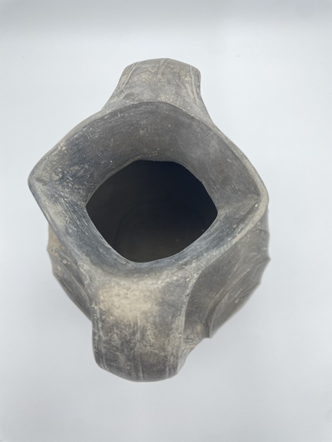 古玩陶瓷漢代·黑陶羊頭壺真品鑒賞圖