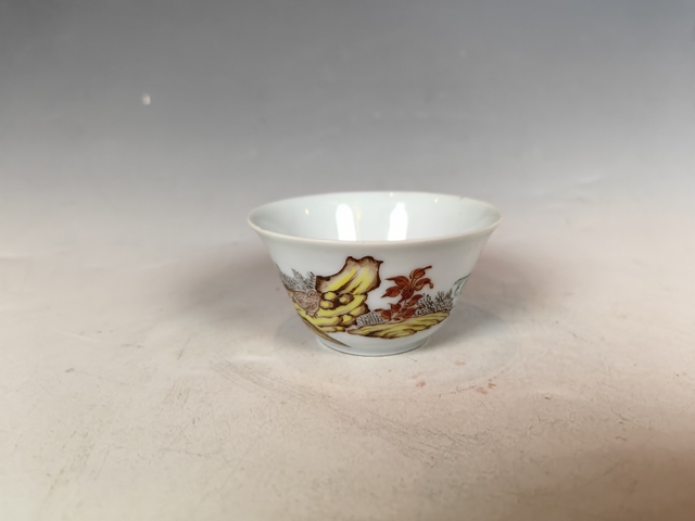 古玩陶瓷清乾隆粉彩琺瑯飛鳴食宿盧雁圖主人杯真品鑒賞圖