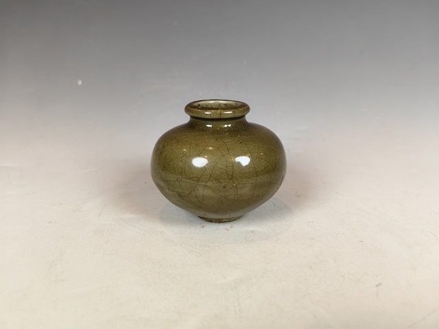 古玩陶瓷元明龍泉梅子青釉文房水盂真品鑒賞圖