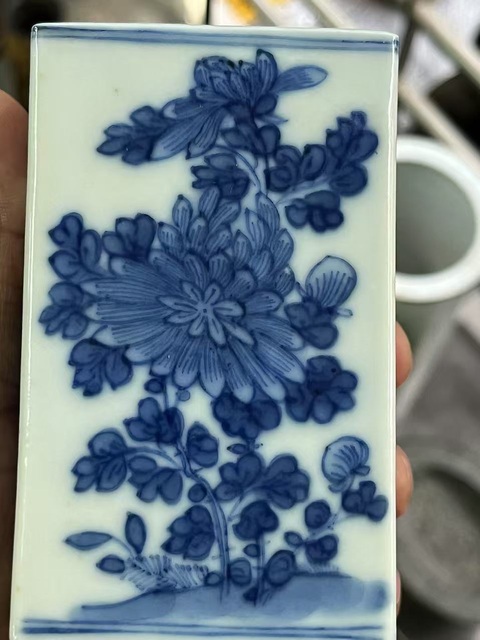 古玩陶瓷清中期四季花卉四方筆筒真品鑒賞圖