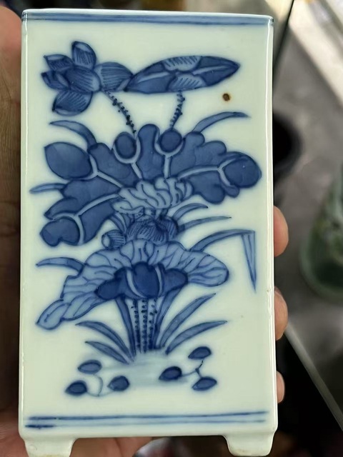 古玩陶瓷清中期四季花卉四方筆筒真品鑒賞圖