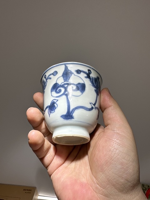古玩陶瓷清早·青花纏枝花卉紋鈴鐺杯 真品鑒賞圖