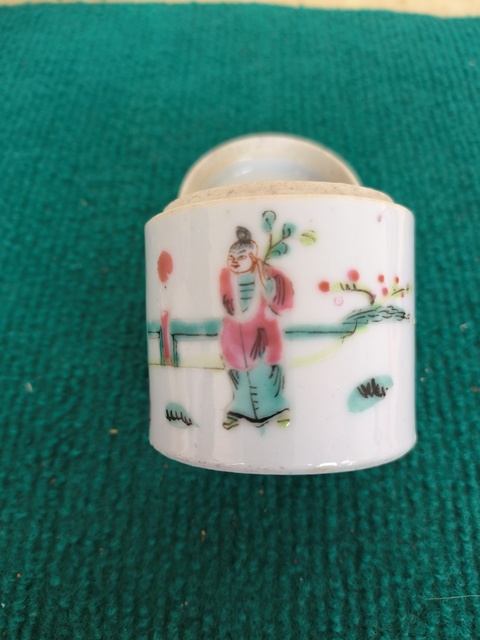 古玩陶瓷折桂圖粉彩蓋缸真品鑒賞圖