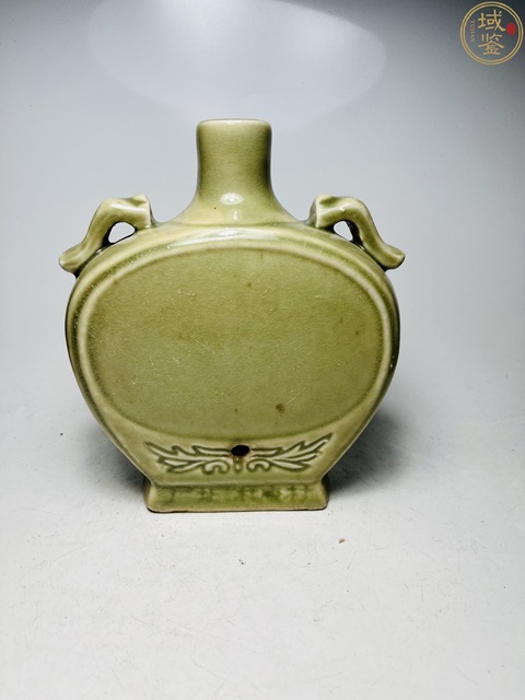 古玩陶瓷豆青釉雙耳抱月瓶拍賣,當(dāng)前價(jià)格0元