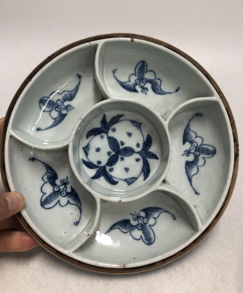古玩陶瓷青花內五福捧壽外纏枝寶相花紋六格蓋盒拍賣，當前價格1088元