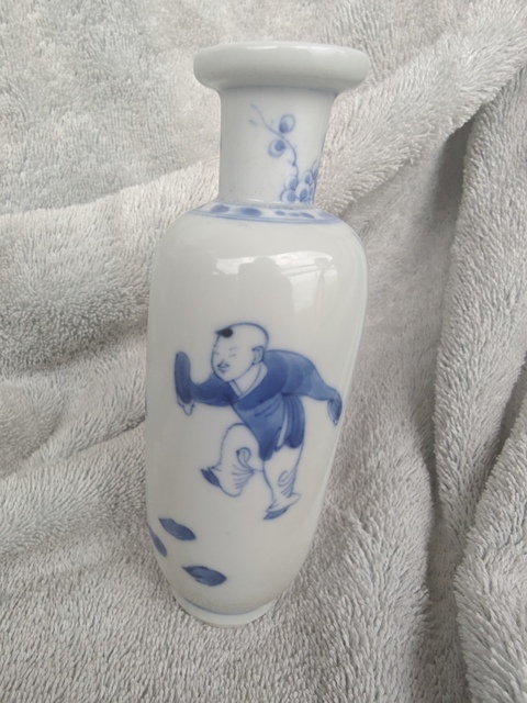 清康熙 青花人物紋棒槌瓶拍賣，當前價格16000元