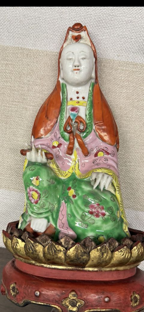 古玩陶瓷粉彩觀音瓷塑真品鑒賞圖