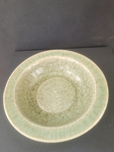 古玩陶瓷龍泉青瓷折沿盤真品鑒賞圖