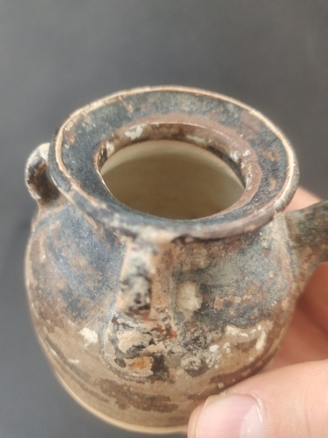 古玩陶瓷褐釉執壺真品鑒賞圖