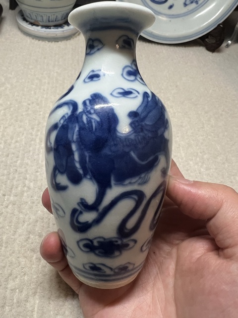 古玩陶瓷清嘉慶青花獅子繡球圖瓶真品鑒賞圖