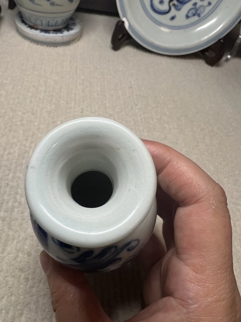 古玩陶瓷清嘉慶青花獅子繡球圖瓶真品鑒賞圖