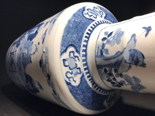 古玩陶瓷人物紋青花棒槌瓶真品鑒賞圖