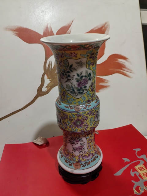 古玩陶瓷粉彩花鳥紋花觚拍賣,當(dāng)前價(jià)格2800元