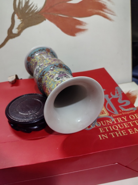 古玩陶瓷粉彩花鳥紋花觚拍賣,當(dāng)前價(jià)格2800元