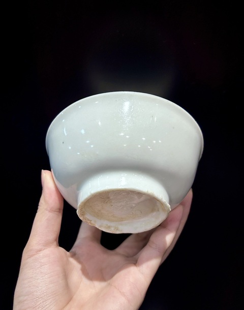 古玩陶瓷明德化窯白釉碗真品鑒賞圖
