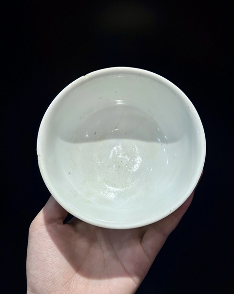 古玩陶瓷明德化窯白釉碗真品鑒賞圖