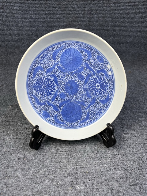 古玩陶瓷青花西番蓮花卉紋銅鑼洗真品鑒賞圖