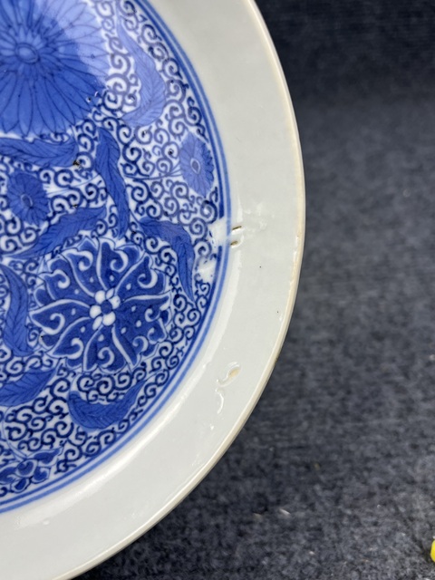 古玩陶瓷青花西番蓮花卉紋銅鑼洗真品鑒賞圖