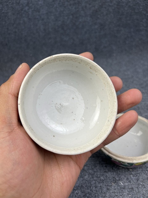 古玩陶瓷粉彩五子折桂蓋盒拍賣,當(dāng)前價(jià)格888元