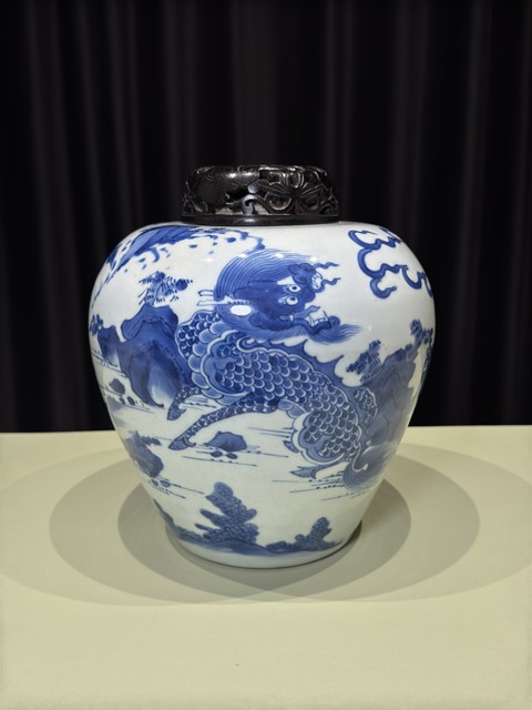 古玩陶瓷明末清初 青花麒麟望月圖罐拍賣，當前價格80000元