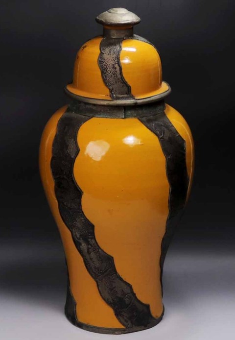 古玩陶瓷黃釉蓋罐真品鑒賞圖