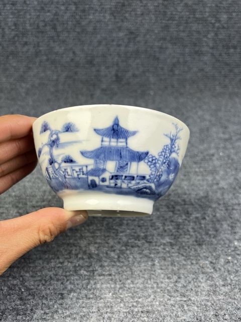 青花山水亭臺樓閣紋碗拍賣，當前價格500元