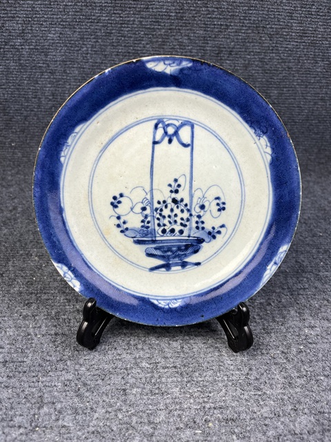 古玩陶瓷康熙·青花提籃花卉紋盤真品鑒賞圖