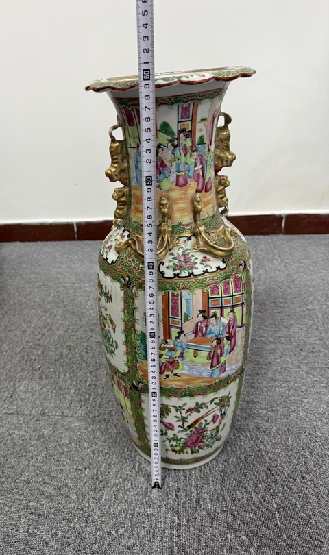 古玩陶瓷人物花鳥蝶紋螭龍獅耳廣彩瓶拍賣，當前價格12800元
