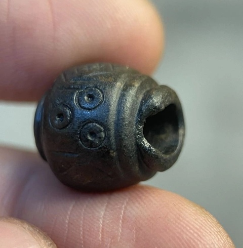 古玩玉器文化期.五千年銘文圖案黑石紡錘珠拍賣,當前價格1900元