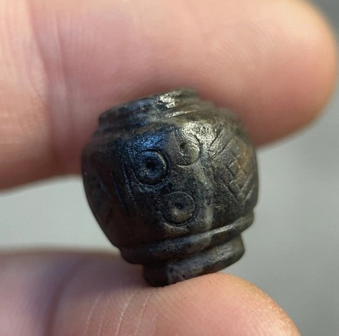古玩玉器文化期.五千年銘文圖案黑石紡錘珠拍賣,當前價格1900元