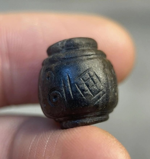 古玩玉器文化期.五千年銘文圖案黑石紡錘珠拍賣,當前價格1900元