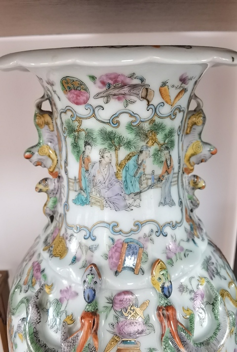 古玩陶瓷人物紋廣彩瓶拍賣，當前價格35000元