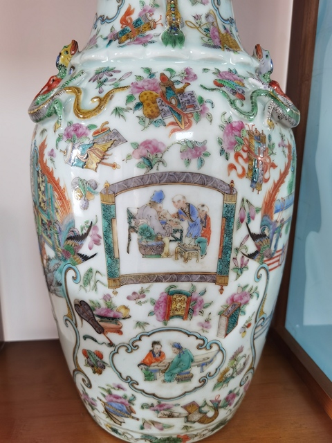 古玩陶瓷人物紋廣彩瓶拍賣，當前價格35000元