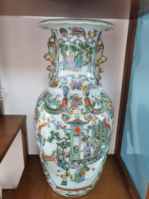 古玩陶瓷人物紋廣彩瓶拍賣，當前價格35000元