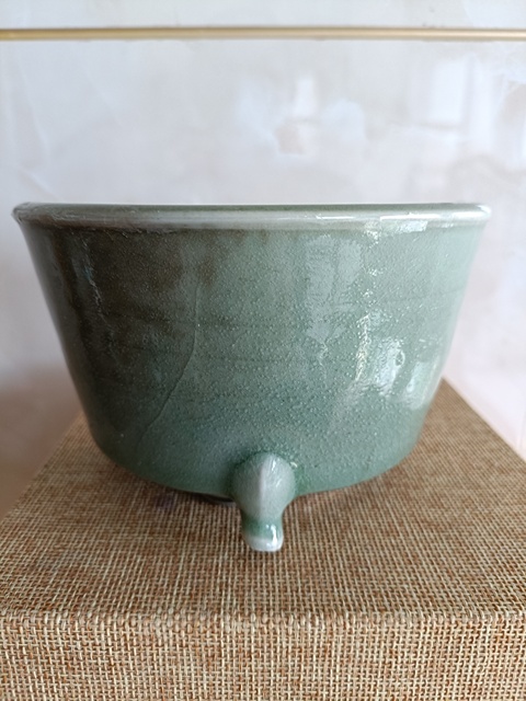 古玩陶瓷精品南宋龍泉梅子青釉吊腳爐拍賣，當(dāng)前價(jià)格598元