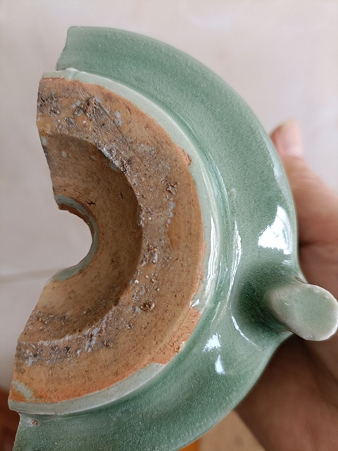 古玩陶瓷精品南宋龍泉梅子青釉吊腳爐拍賣，當(dāng)前價(jià)格598元
