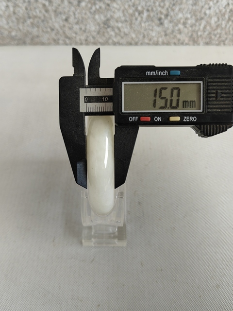 古玩玉器和田玉雕“素紋手鐲”拍賣,當前價格999元
