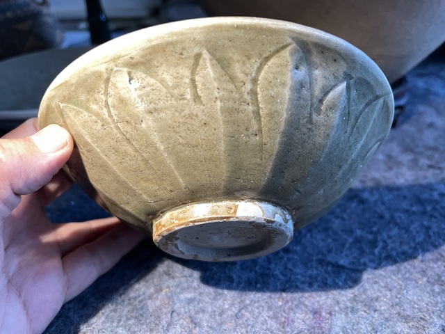 古玩陶瓷龍泉青瓷蓮瓣碗真品鑒賞圖