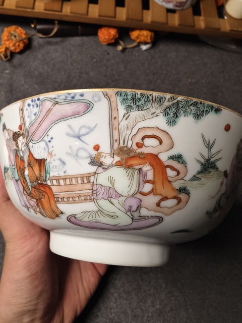 古玩陶瓷人物紋粉彩碗真品鑒賞圖