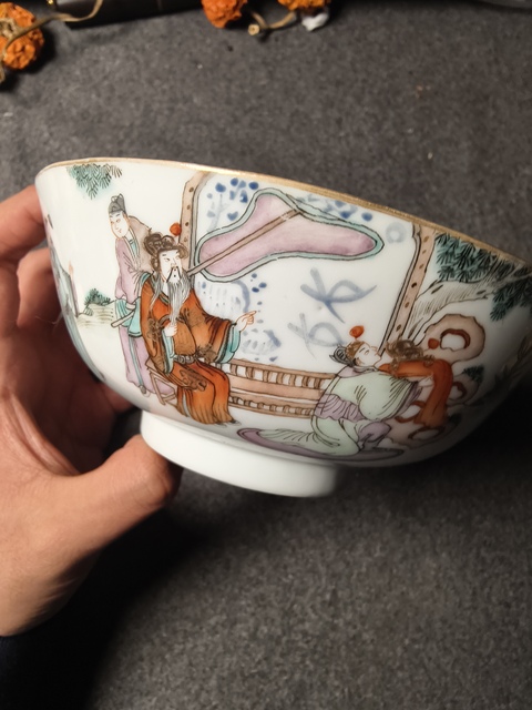 古玩陶瓷人物紋粉彩碗真品鑒賞圖