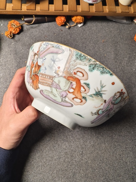 古玩陶瓷人物紋粉彩碗真品鑒賞圖