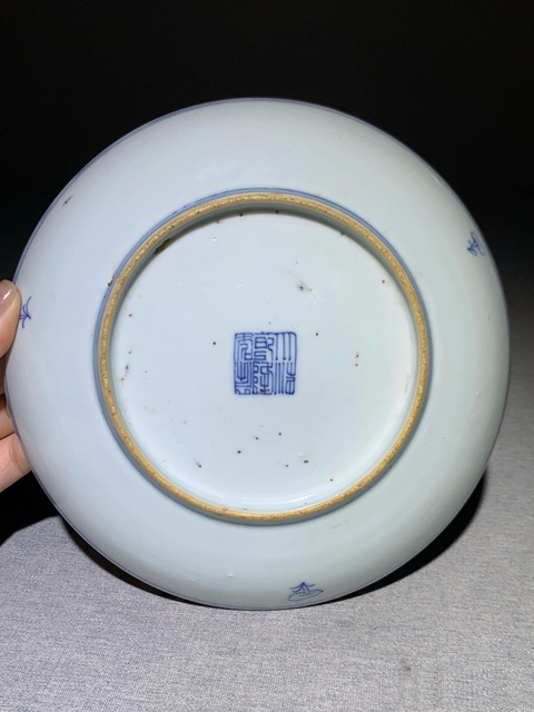 古玩陶瓷大清乾隆年製官窯本朝款細路纏枝蓮青花盤拍賣，當前價格1500元