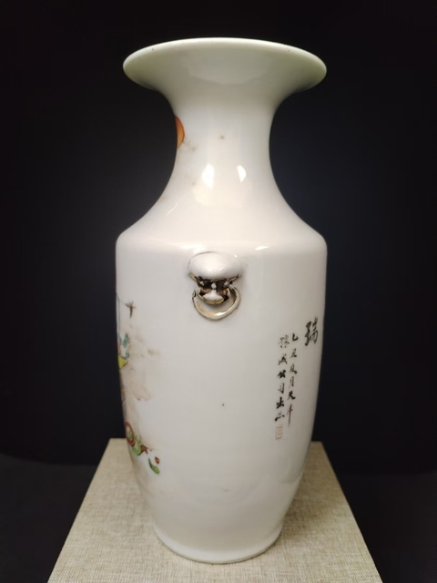 古玩陶瓷（全品）民國粉彩仕女人物蟠桃獻瑞獸耳花瓶尺寸：高23.5cm拍賣，當(dāng)前價格2200元