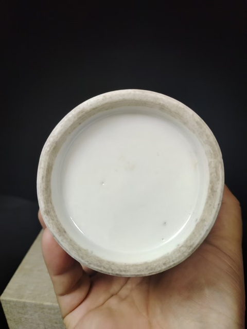 古玩陶瓷（全品）民國粉彩仕女人物蟠桃獻瑞獸耳花瓶尺寸：高23.5cm拍賣，當(dāng)前價格2200元