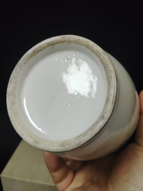 古玩陶瓷（全品）民國粉彩仕女人物蟠桃獻瑞獸耳花瓶尺寸：高23.5cm拍賣，當(dāng)前價格2200元