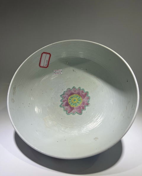 古玩陶瓷人物紋粉彩碗真品鑒賞圖