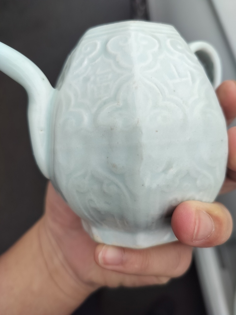 古玩陶瓷青白釉花卉紋執(zhí)壺真品鑒賞圖